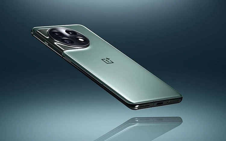 OnePlus 12 specs have leaked with 64 MP periscope zoom camera